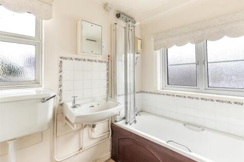 A24 - Brook Street, Higher Cottage, slapton - 2510