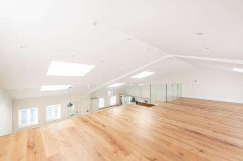 Bedroom Three/Gallry