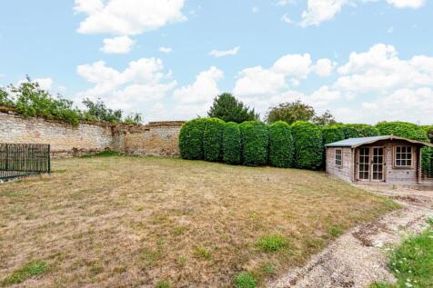 Rear Garden/Summerho