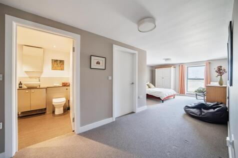 Bedroom &amp; ensuite