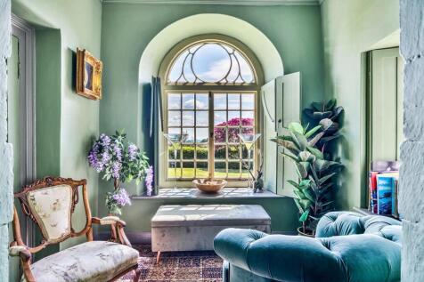 Reading Alcove Dining Room