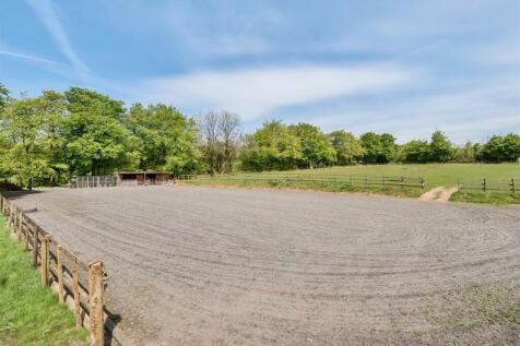 Menage &amp; Stables
