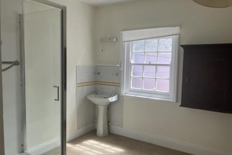 Ensuite.JPG