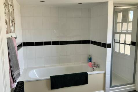 Bathroom.JPG