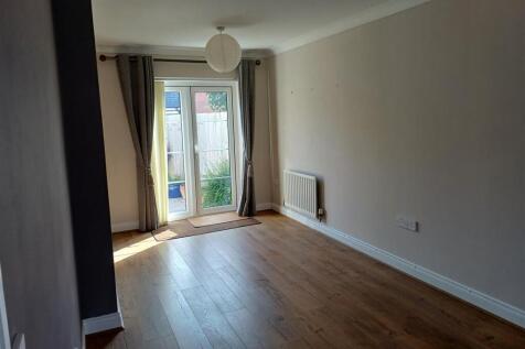 SITTING ROOM/DINING ROOM