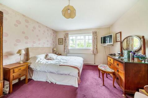 Bedroom 1.jpg