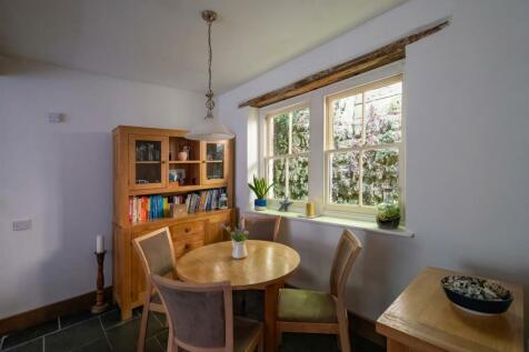 Dining area.jpg