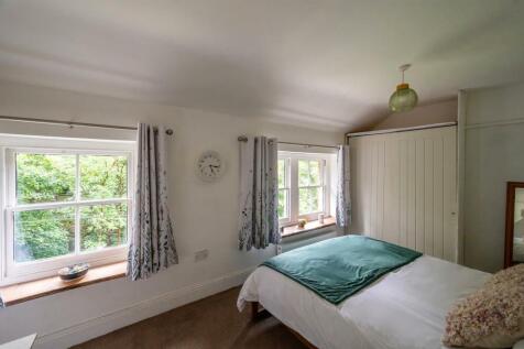 Bedroom 1.jpg