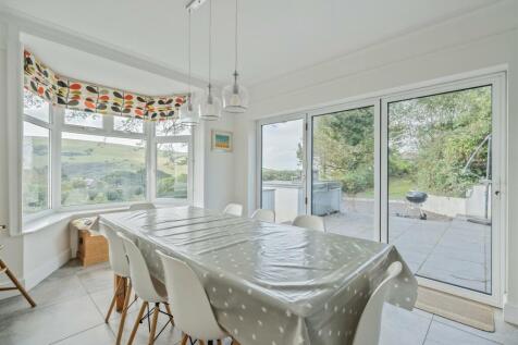 Dining Room to patio.jpg