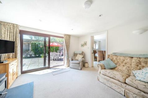 Annexe Living Room.jpg