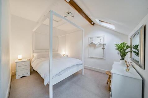 Top Bedroom.jpg