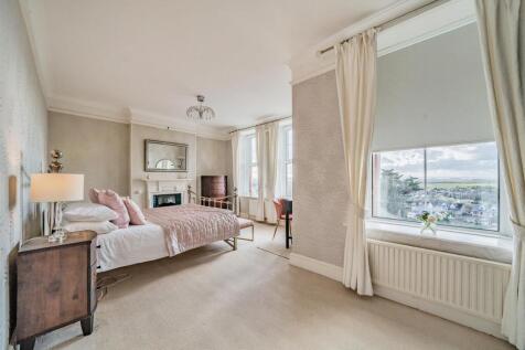 Bedroom 1 long.jpg