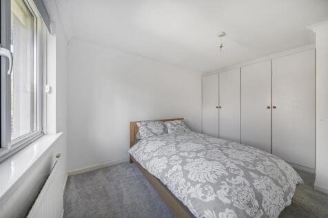 Bedroom 2a.jpg