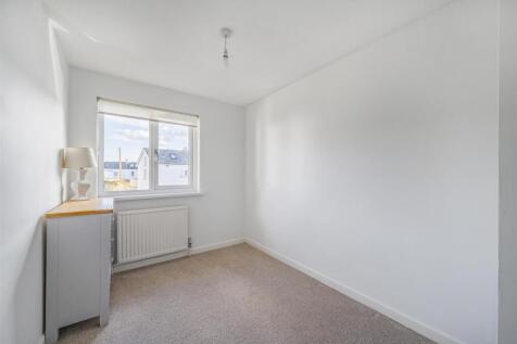Bedroom 4.jpg
