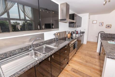 Tarka-20-KitchenLivingDiner-8.jpg