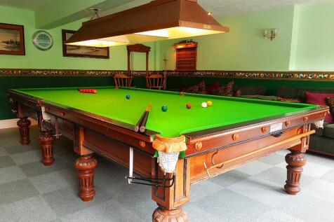 Snooker Room.jpg