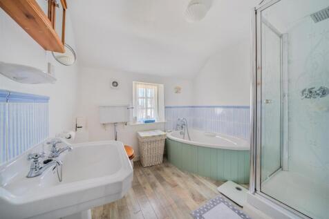 Bathroom.jpg