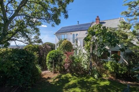 GARDEN REAR.jpg