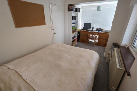BED 4 (2).jpg