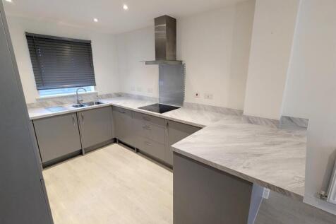OPEN PLAN LIVING/DINING/KITCHEN AREA