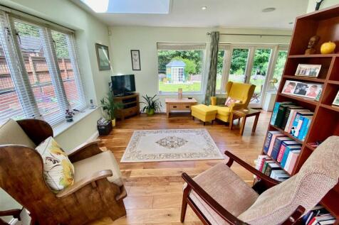 SITTING AREA