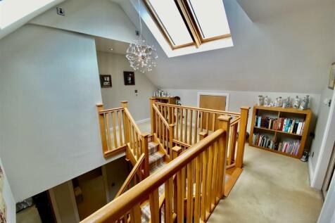 SECOND FLOOR LANDING