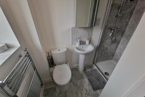 ENSUITE SHOWER ROOM