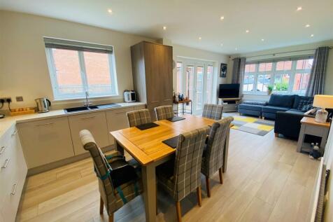 KITCHEN/DINING/FAMILY ROOM