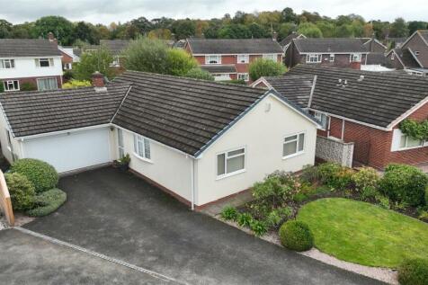 FRONT GARDEN AND DRIVEWAY