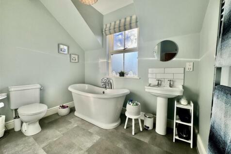 BATHROOM ONE