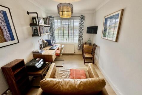 OFFICE/BEDROOM