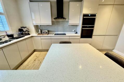 OPEN PLAN LIVING,DINING AND KITCHEN