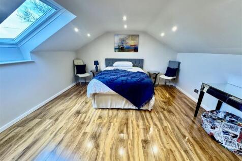 SECOND FIRST FLOOR BEDROOM