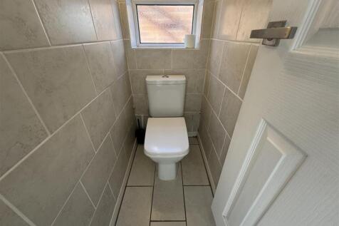 SEPARATE WC