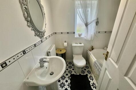 Bathroom.jpg