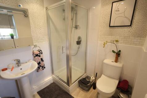 ENSUITE SHOWER ROOM