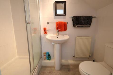 ENSUITE SHOWER ROOM