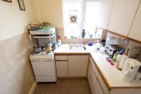 71 Dicksons Drive - Kitchen.JPG