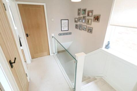 FIRST FLOOR LANDING