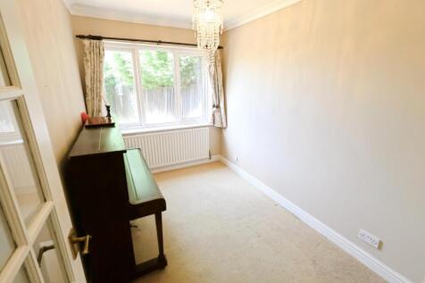 STUDY/MUSIC ROOM
