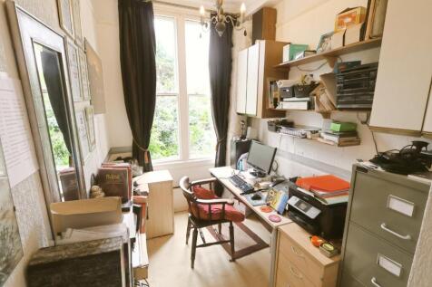 STUDY &amp; ENSUITE