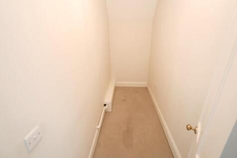WALK-IN-STORE