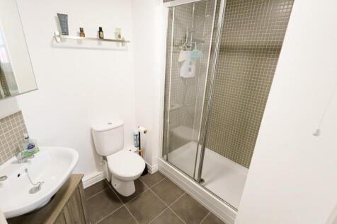 EN SUITE SHOWER ROOM