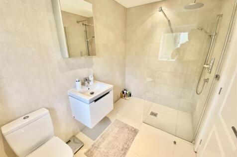 ENSUITE WET ROOM