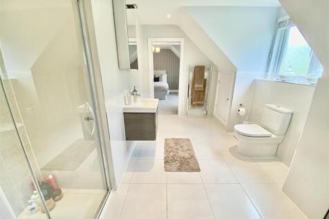 JACK AND JILL SHOWER ROOM