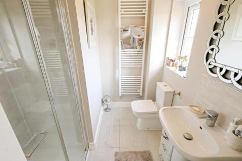 ENSUITE SHOWER ROOM