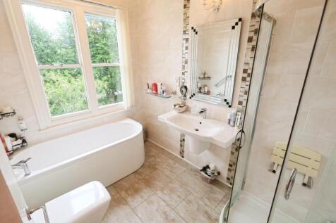 BEDROOM ONE ENSUITE
