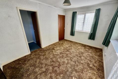 GROUND FLOOR BEDROOM