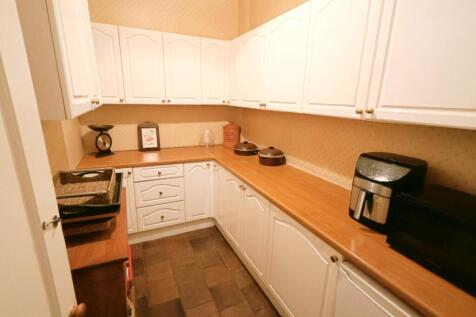 WALK-IN PANTRY