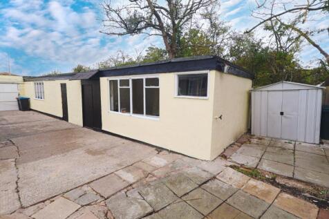 GARAGE / OUTBUILDING